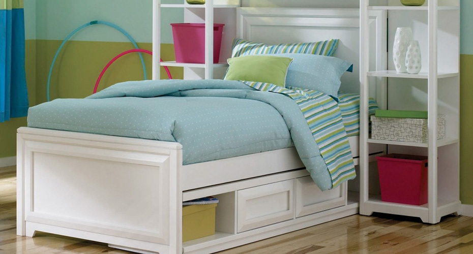 Five ways to make a small bedroom look bigger